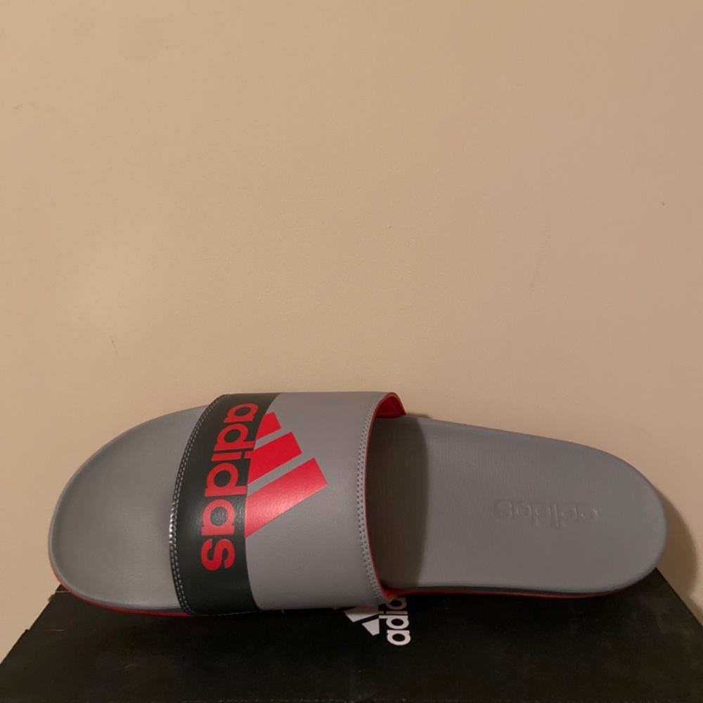 NEW Size 18 adidas men’s slides - Picture 4 of 6